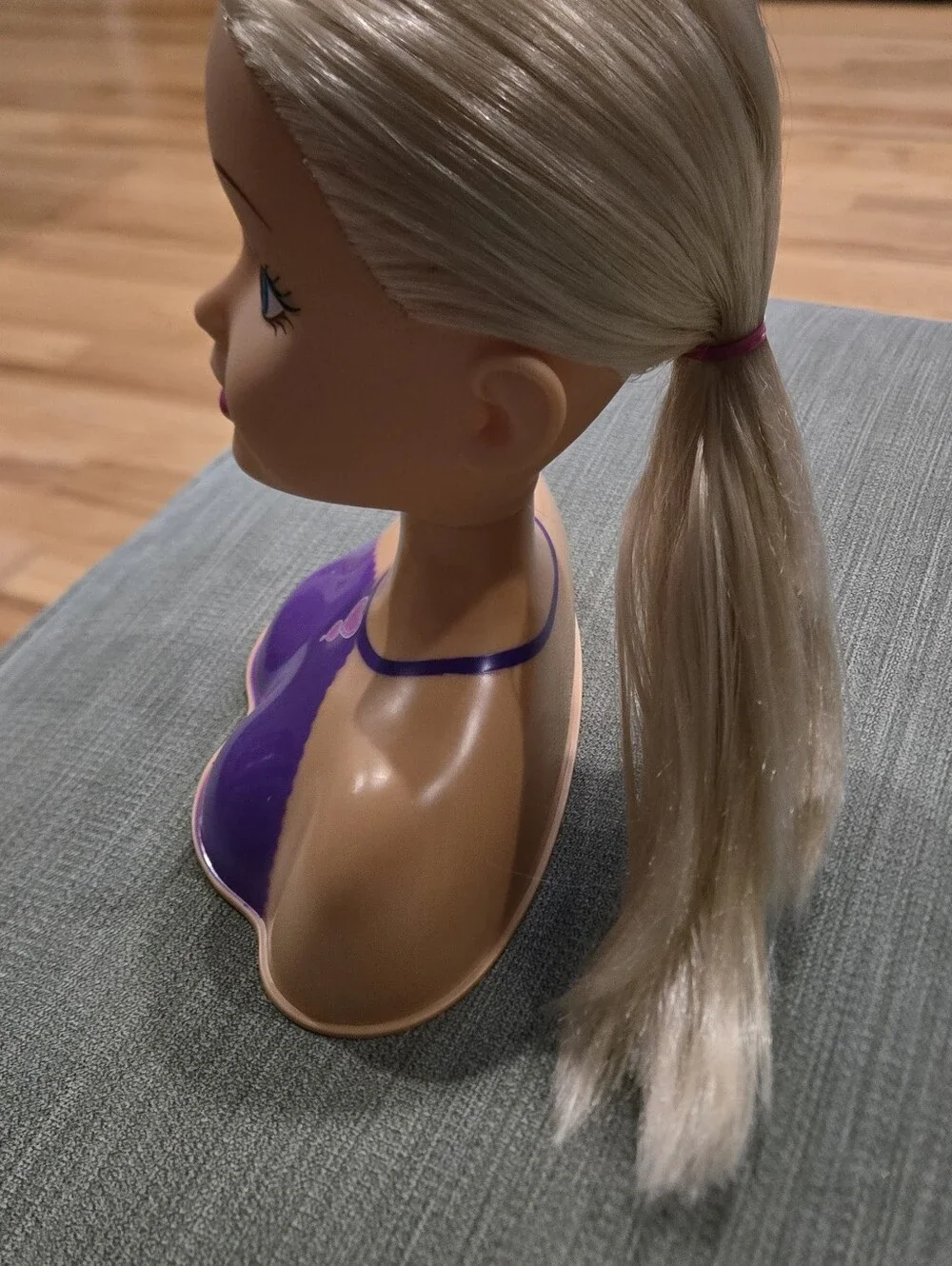 N/A blonde hair